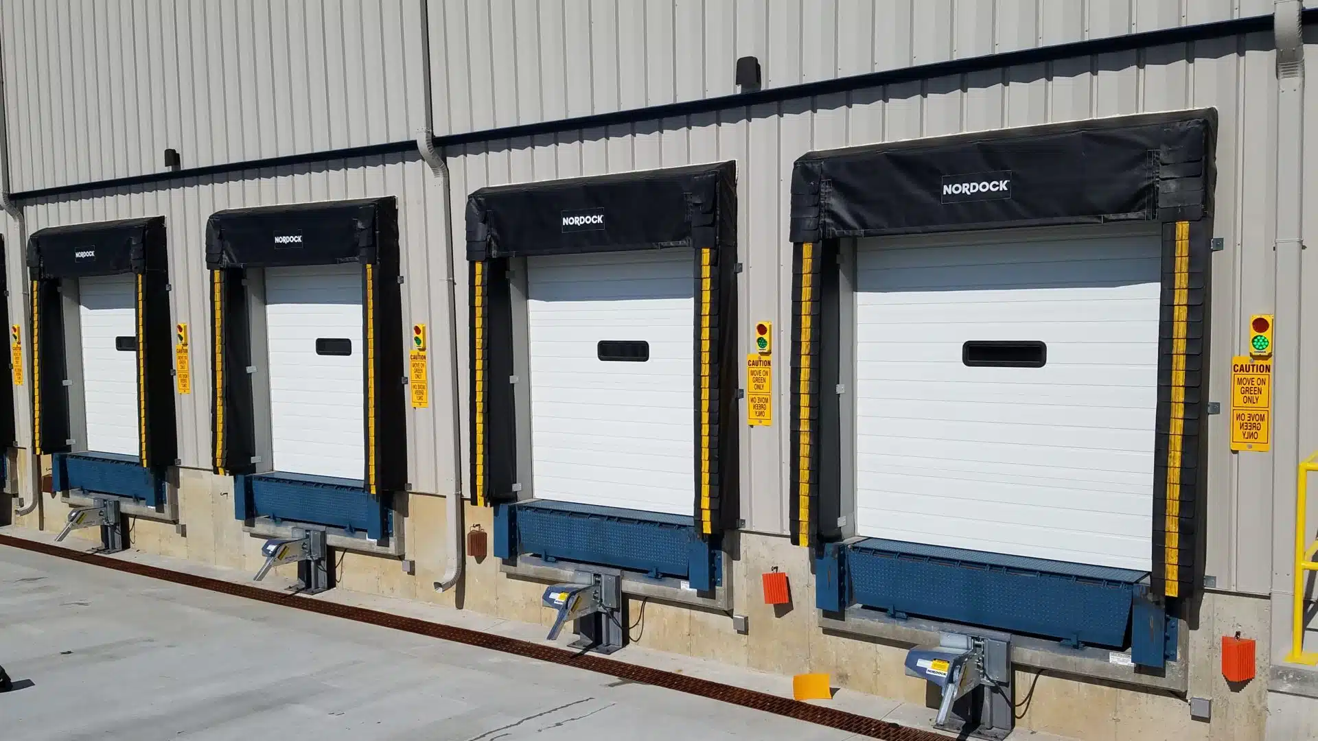commercial dock levelers
